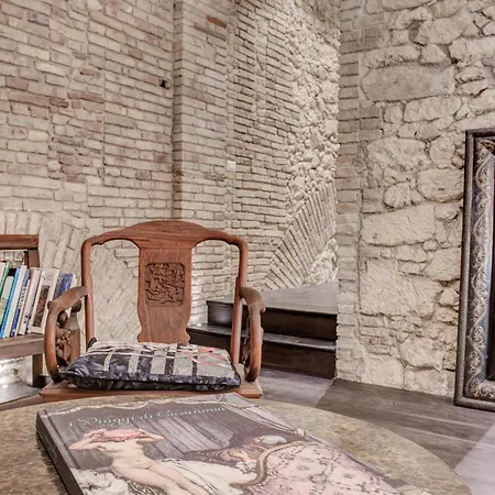 Right House Via Sulis 61 - Neighborhood In Town Apartment *